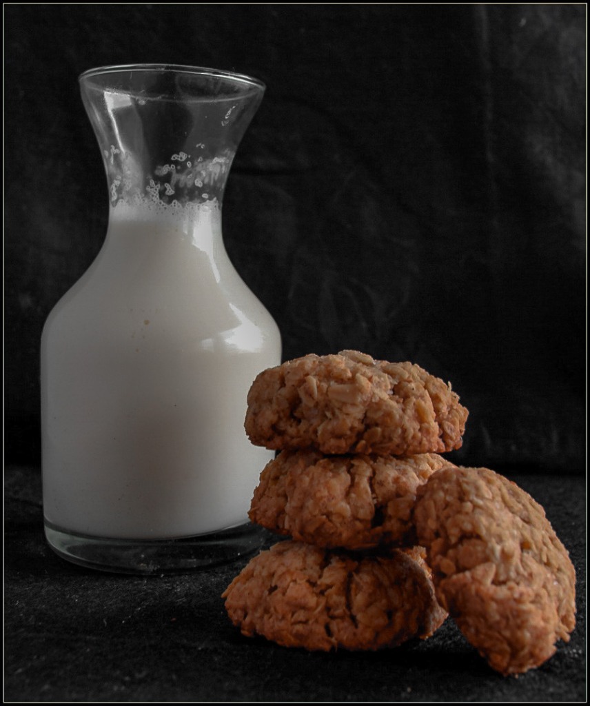 Oats Cinnamon cookies with some milk